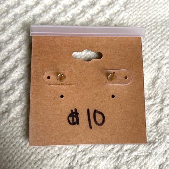 $5 or 3/$10 NWT Boutique Cheetah Print Glitter Stud Earrings - Picture 2 of 2